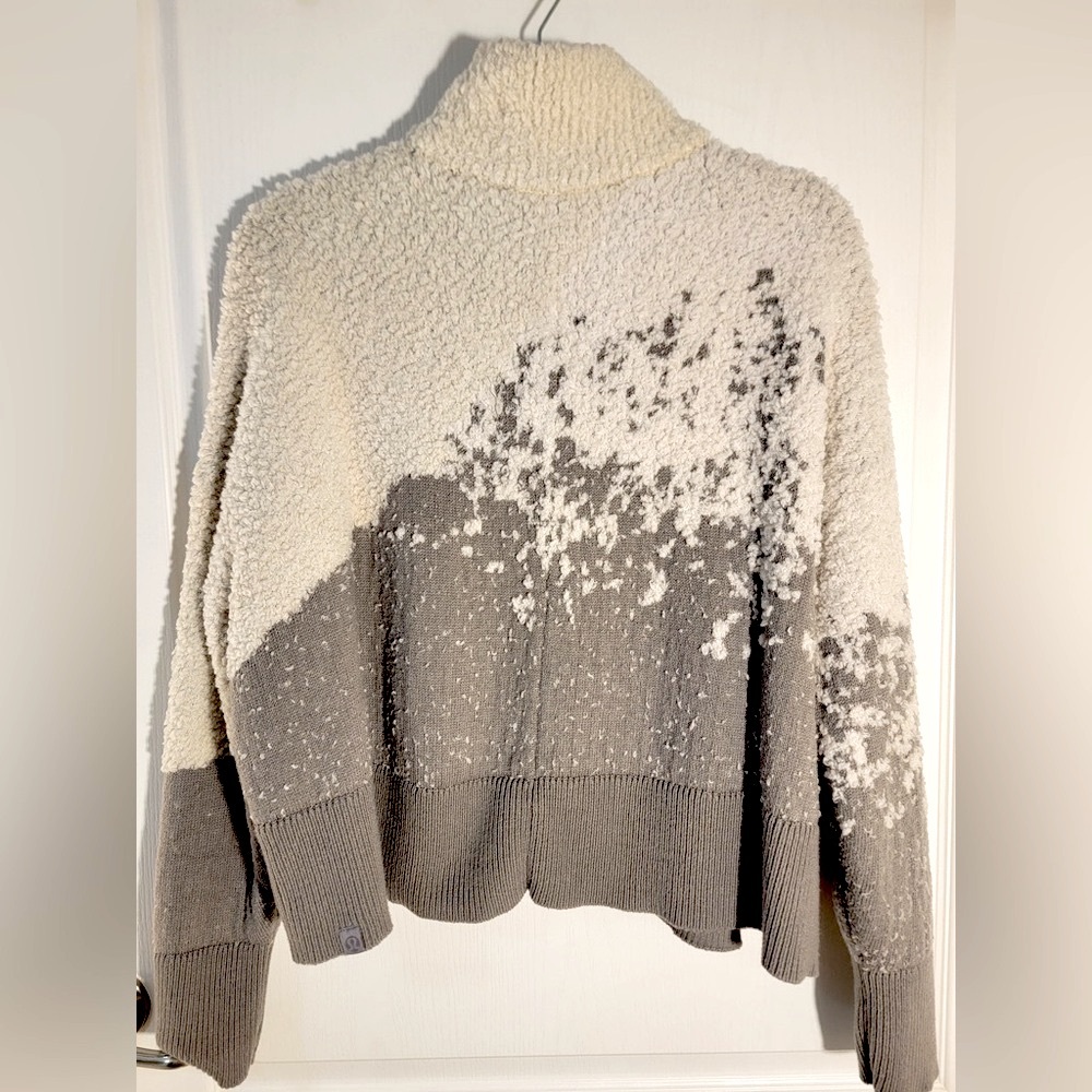 Lululemon Ombre Knit Textured Turtleneck
Natural Ivory/Gull Grey/Opal•NWOT NEW•6 - Picture 8 of 14